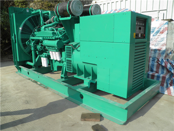 琅琊出租发电机 发电机组厂家：柴油发电机组的控制屏的作用是什么？